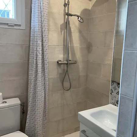 Apartment F2 50 M De La *