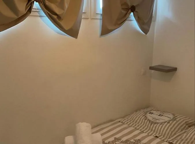 Apartment F2 50 M De La